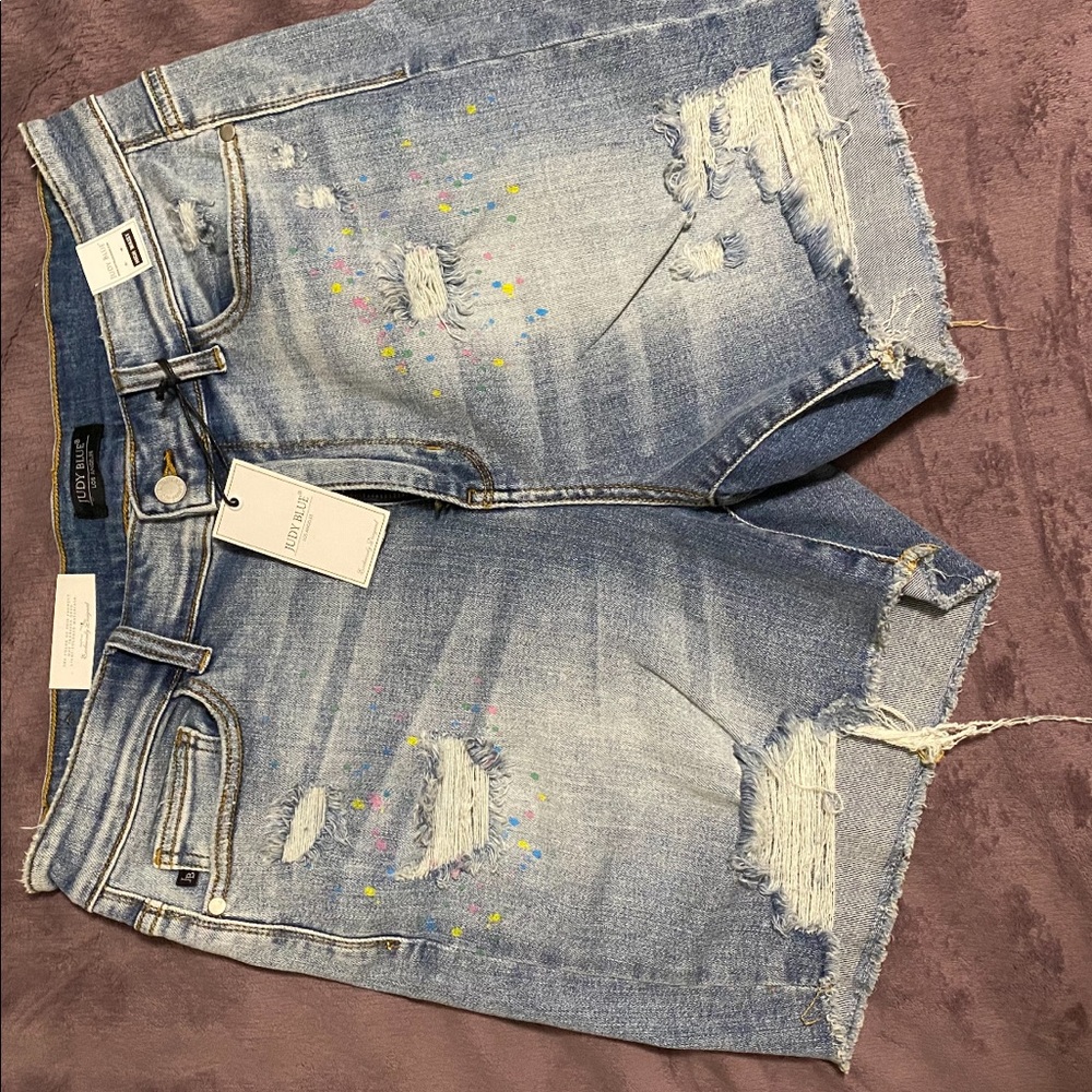 Judy Blue pain splatter shorts
